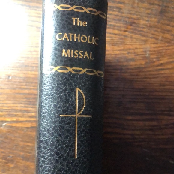 Brand new unused Catholic missal Bible - Picture 7 of 14